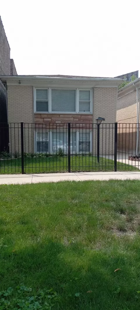 Undisclosed, Chicago, IL 60637