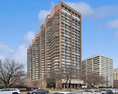 4170 N Marine Dr #6E, Chicago, IL 60613