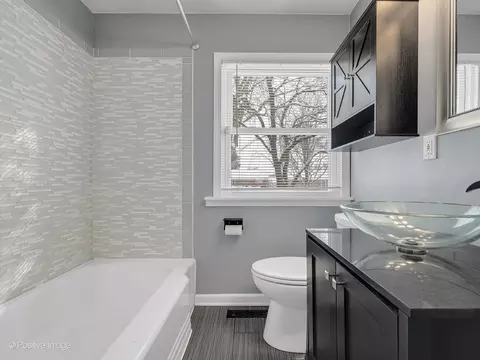 206 N Marion Ave, Bartlett, IL 60103 photo 10