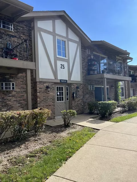 9 S070 Frontage Rd #25-206, Willowbrook, IL 60527
