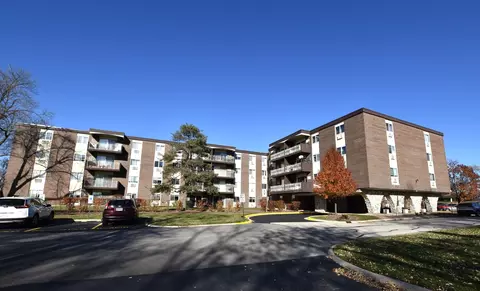1321 S Finley Rd #315, Lombard, IL 60148