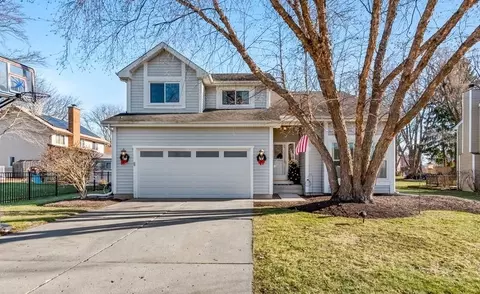 961 Ridgewood Ln, Crystal Lake, IL 60014