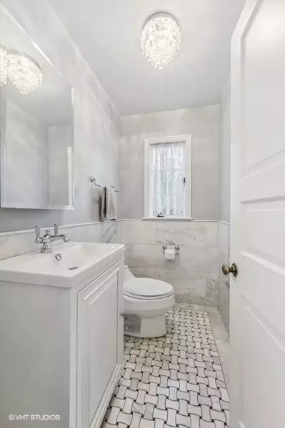 43 Park Ln, Golf, IL 60029 photo 13
