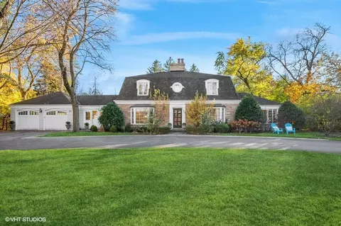 43 Park Ln, Golf, IL 60029