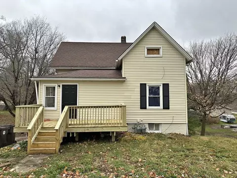 807 N Grant St, Clinton, IL 61727