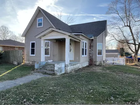 430 W Washington St, Maroa, IL 61756