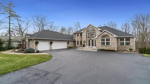 5002 Parliament Pl, Rockford, IL 61107