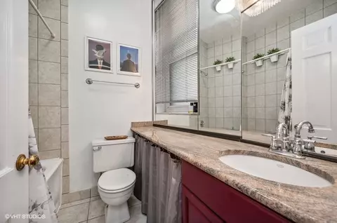 Bath - 21 Elm St #3C, Chicago, IL 60611 photo 2 of 2