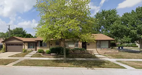 3330 102nd St, Evergreen Park, IL 60805