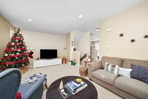 2381 Lundquist Dr, Aurora, IL 60503 photo 6