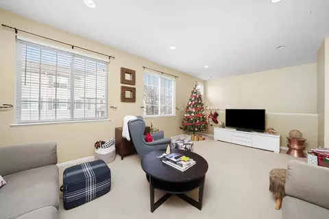 2381 Lundquist Dr, Aurora, IL 60503 photo 5