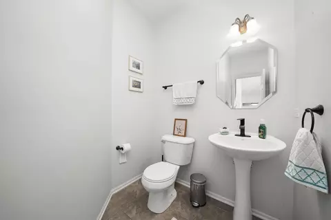 2381 Lundquist Dr, Aurora, IL 60503 photo 8