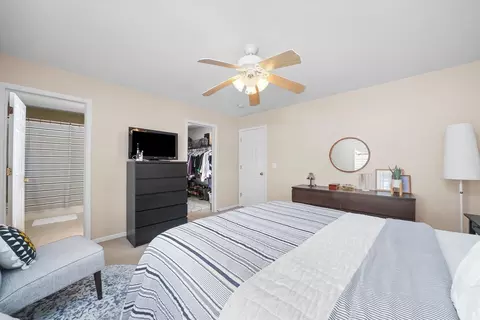 2381 Lundquist Dr, Aurora, IL 60503 photo 25
