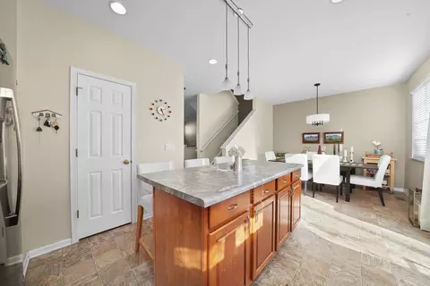 2381 Lundquist Dr, Aurora, IL 60503 photo 18