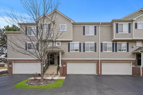 2381 Lundquist Dr, Aurora, IL 60503