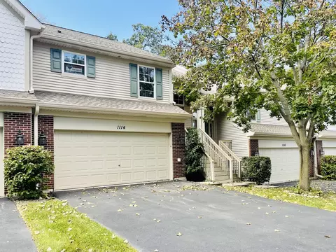 1114 N Oakwood Dr #13-2, Fox Lake, IL 60020