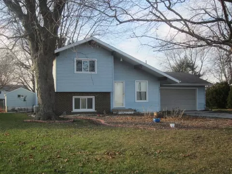 521 N 9th St, Sheldon, IL 60966