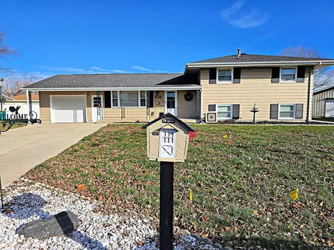 107 Ponderosa Dr, Streator, IL 61364