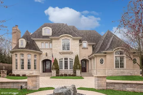 10 Sheffield Ln, Oak Brook, IL 60523