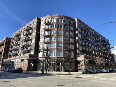 1000 W Adams St #619, Chicago, IL 60607