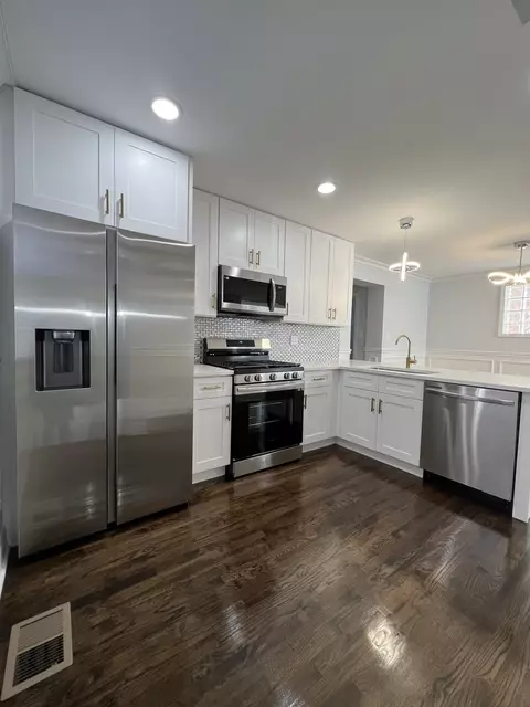 10223 S Forest Ave, Chicago, IL 60628 photo 4