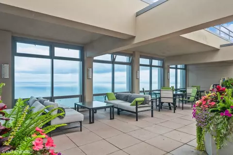 Living - 65 E Monroe St #4025, Chicago, IL 60603 photo 3 of 4