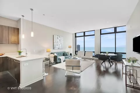 Living - 65 E Monroe St #4025, Chicago, IL 60603 photo 1 of 4
