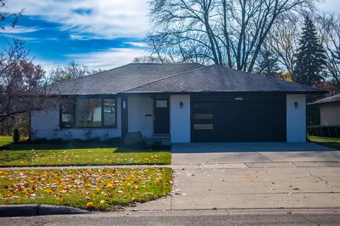 3405 Central Rd, Rolling Meadows, IL 60008