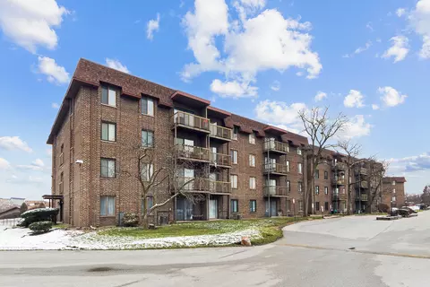 840 Elder Rd #A213, Homewood, IL 60430