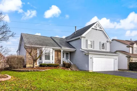 100 Copperwood Dr, Buffalo Grove, IL 60089