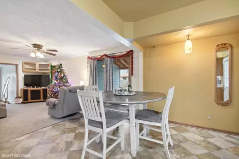 112 South Dr, Lakemoor, IL 60051 photo 4