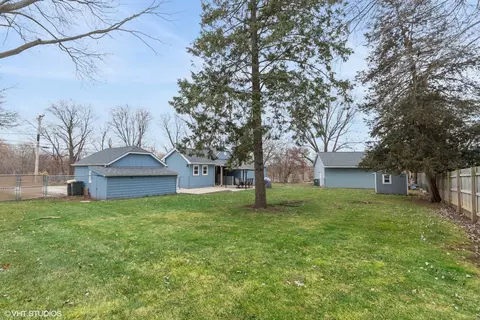 112 South Dr, Lakemoor, IL 60051 photo 16