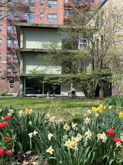 5806 S Blackstone Ave, Chicago, IL 60637