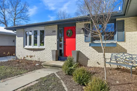 Exterior - 2101 Robert Dr, Champaign, IL 61821 photo 6 of 7