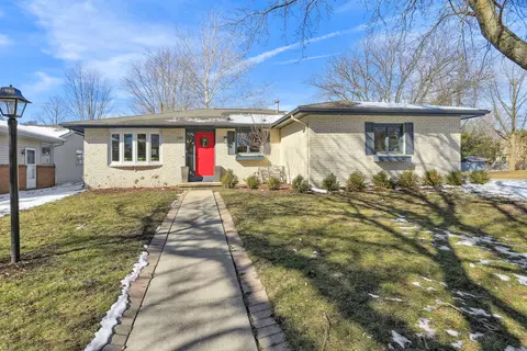 2101 Robert Dr, Champaign, IL 61821