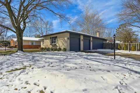 Exterior - 2101 Robert Dr, Champaign, IL 61821 photo 5 of 7