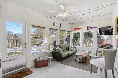 Living - 2101 Robert Dr, Champaign, IL 61821 photo 7 of 7