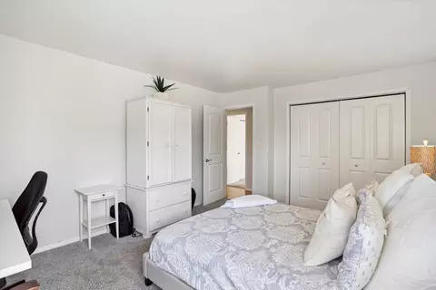 Bedroom - 2101 Robert Dr, Champaign, IL 61821 photo 6 of 6