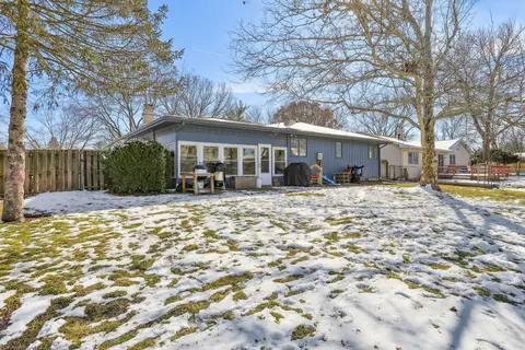 Exterior - 2101 Robert Dr, Champaign, IL 61821 photo 2 of 7