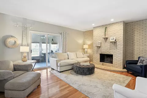 Living - 2101 Robert Dr, Champaign, IL 61821 photo 1 of 7