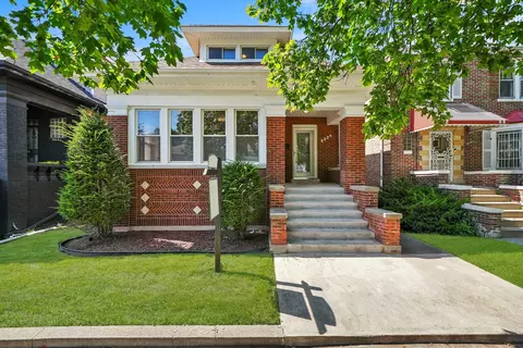 8034 S Elizabeth St, Chicago, IL 60620