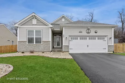 13 Lake Vista Ct, Lake Villa, IL 60046