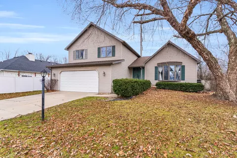 2312 Osage Dr, Champaign, IL 61821