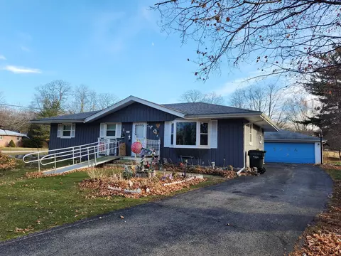 2497 Lorraine Ln, Rockford, IL 61109