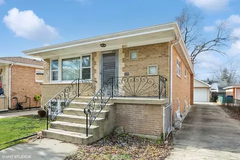 8112 Melvina Ave, Burbank, IL 60459