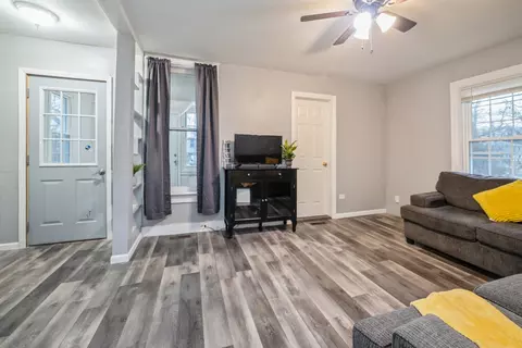 704 Goethe St, Elgin, IL 60123 photo 5