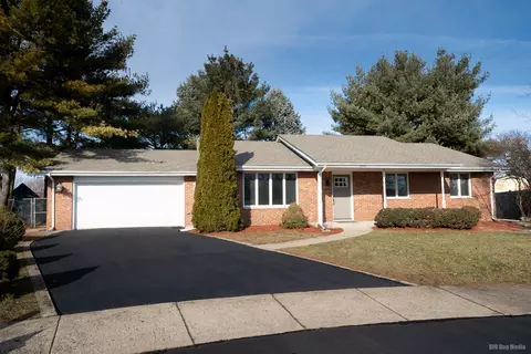 2036 Kettle Ct, Lansing, IL 60438