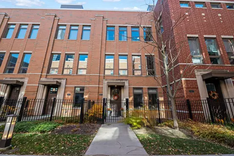 1720 S Prairie Ave #4, Chicago, IL 60616