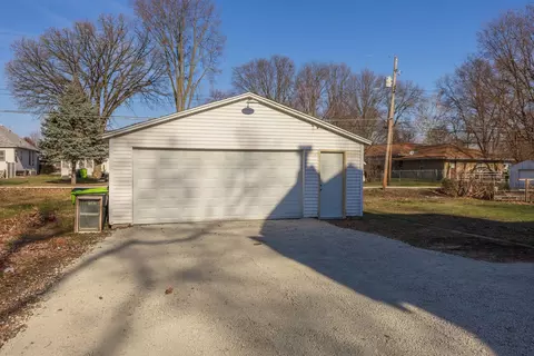 208 E Chestnut St, Fairbury, IL 61739 photo 6