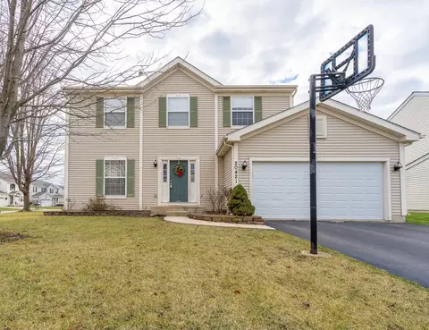 20421 Glen Vista Ln, Crest Hill, IL 60403